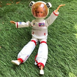 2008 Barbie Space Camp Astronaut • I Can Be • Toys R Us Mattel • Loose No Box
